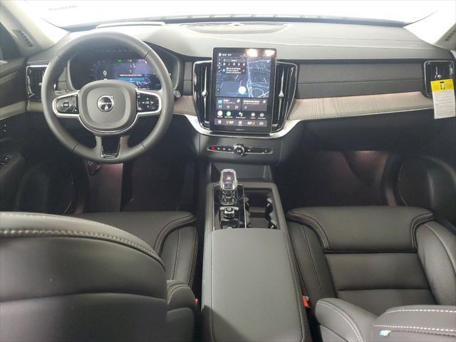 Photo of 2025 Crystal White Volvo XC90 Plug-In Hybrid