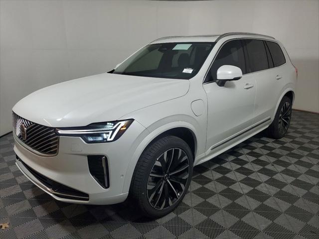 Photo of 2025 Crystal White Volvo XC90 Plug-In Hybrid