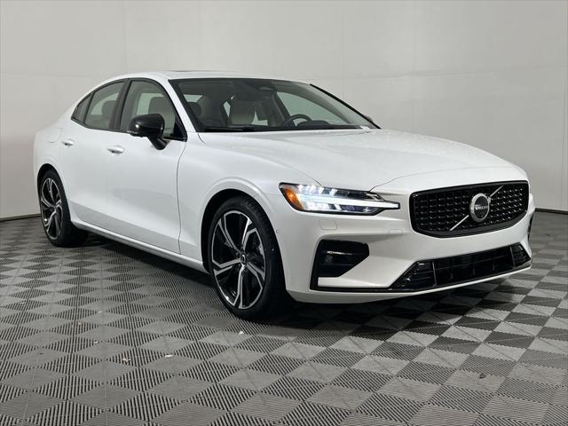 Photo of 2024 Crystal White Volvo S60