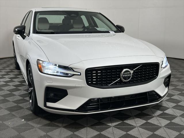 Photo of 2024 Crystal White Volvo S60