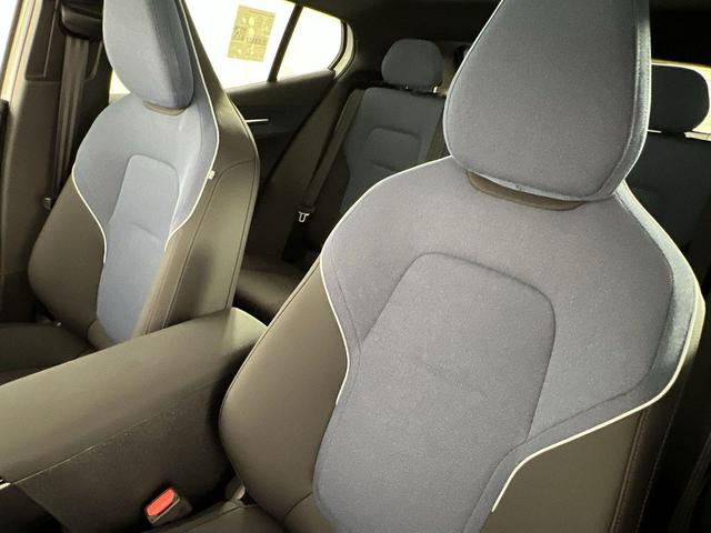 Photo of 2025 Crystal White Volvo EX30