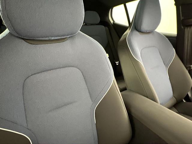 Photo of 2025 Crystal White Volvo EX30