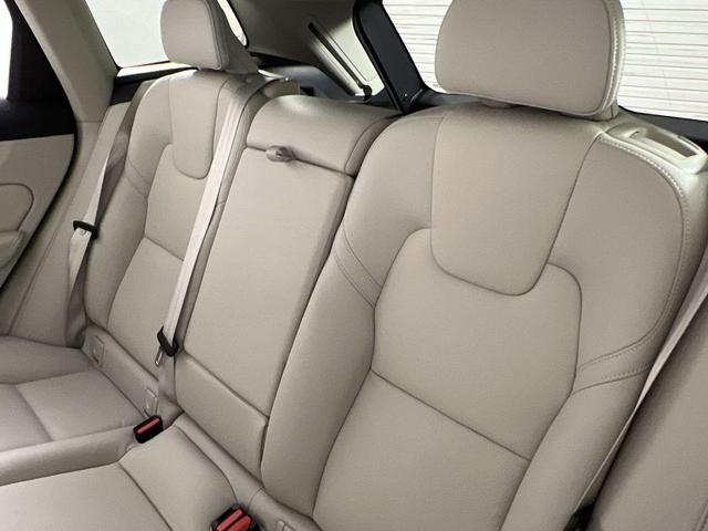 Photo of 2025 Bright Dusk Volvo XC60 Plug-In Hybrid