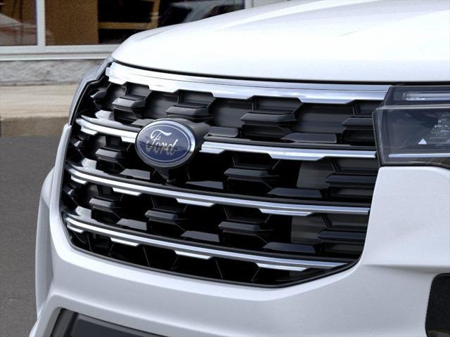 Photo of 2025 White Ford Explorer