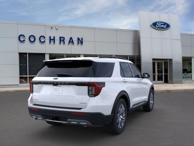 Photo of 2025 White Ford Explorer