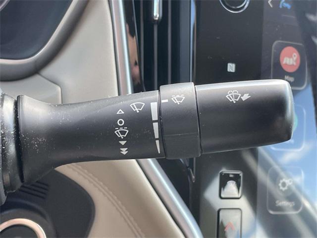 Photo of 2023 Crystal White Pearl Subaru Legacy