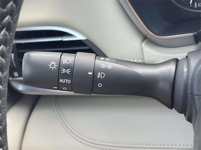 Photo of 2023 Crystal White Pearl Subaru Legacy