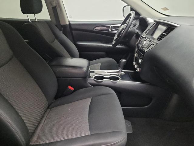 Photo of 2020 Gun Metallic Nissan Pathfinder