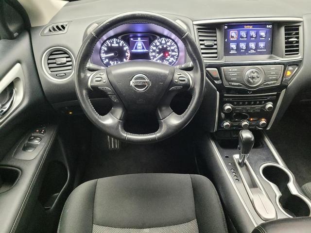 Photo of 2020 Gun Metallic Nissan Pathfinder