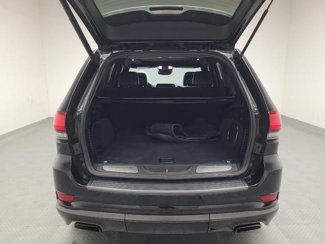 Photo of 2019 Diamond Black Crystal Pearlcoat Jeep Grand Cherokee