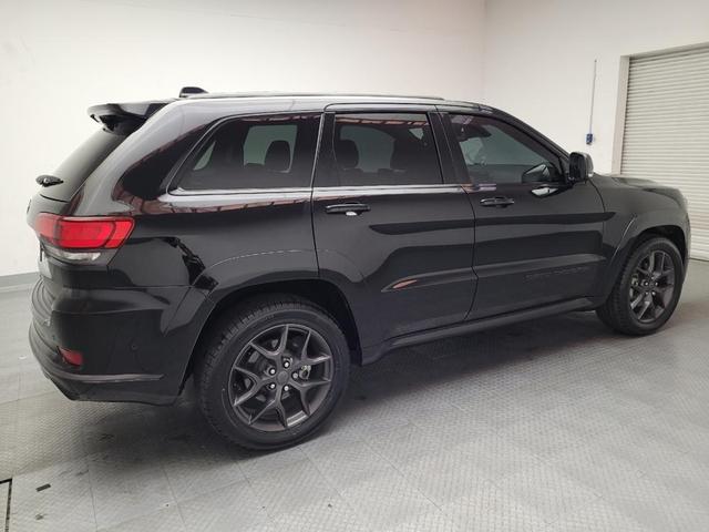 Photo of 2019 Diamond Black Crystal Pearlcoat Jeep Grand Cherokee