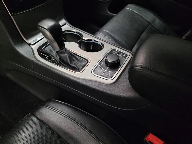 Photo of 2019 Diamond Black Crystal Pearlcoat Jeep Grand Cherokee