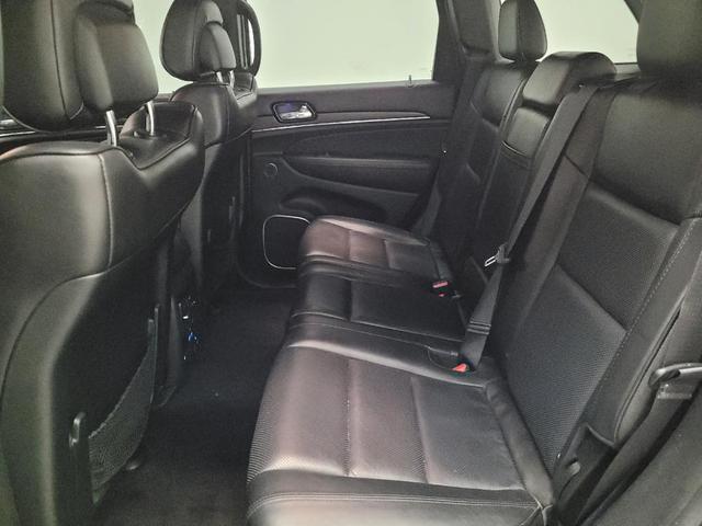Photo of 2019 Diamond Black Crystal Pearlcoat Jeep Grand Cherokee