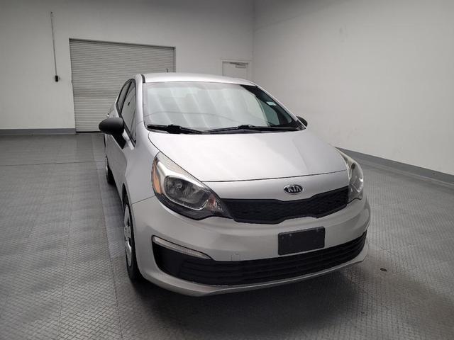 Photo of 2016 Bright Silver Metallic Kia Rio