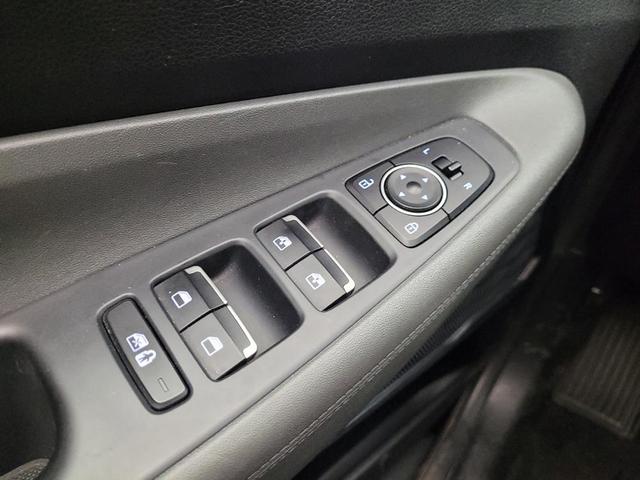 Photo of 2023 Gray Hyundai SANTA FE