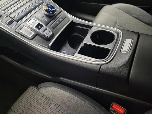 Photo of 2023 Gray Hyundai SANTA FE
