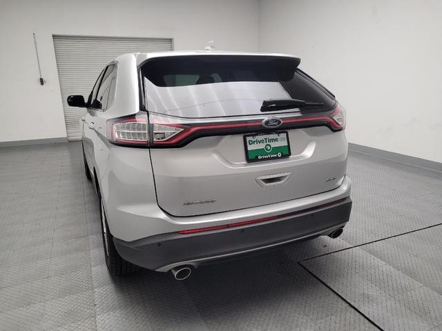 Photo of 2017 Ingot Silver Metallic Ford Edge