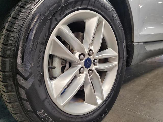 Photo of 2017 Ingot Silver Metallic Ford Edge