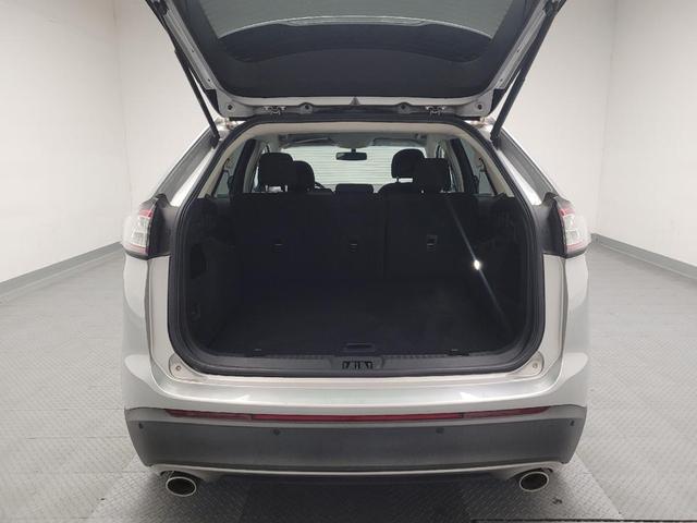 Photo of 2017 Ingot Silver Metallic Ford Edge