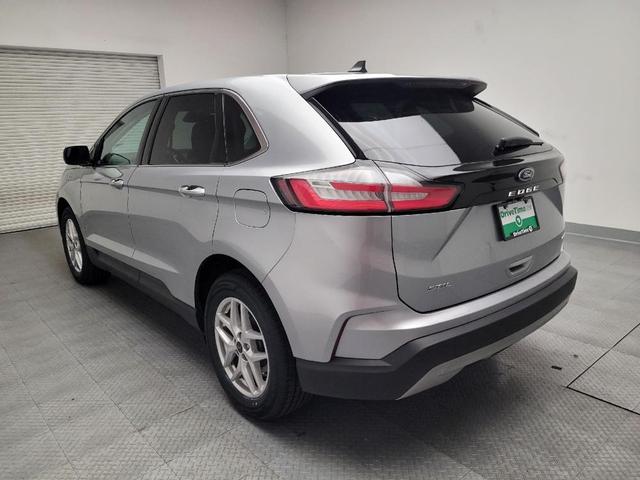 Photo of 2024 Iconic Silver Metallic Ford Edge