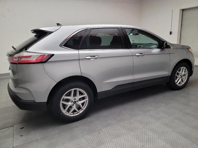 Photo of 2024 Iconic Silver Metallic Ford Edge