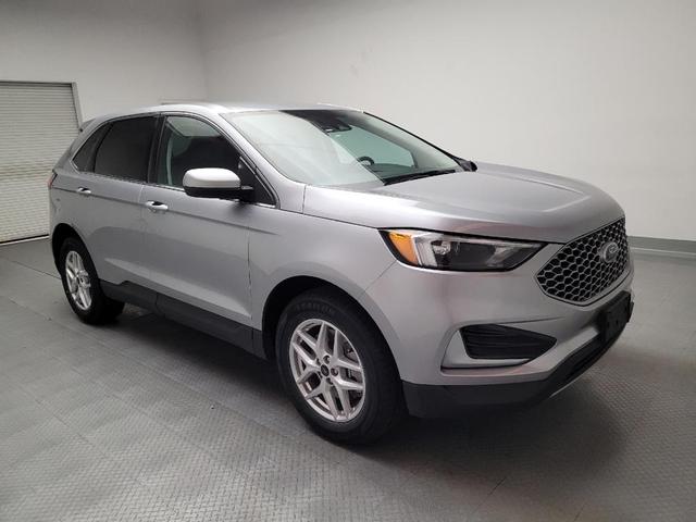 Photo of 2024 Iconic Silver Metallic Ford Edge