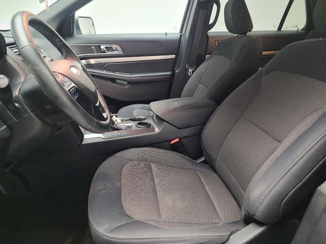 Photo of 2018 Ingot Silver Metallic Ford Explorer