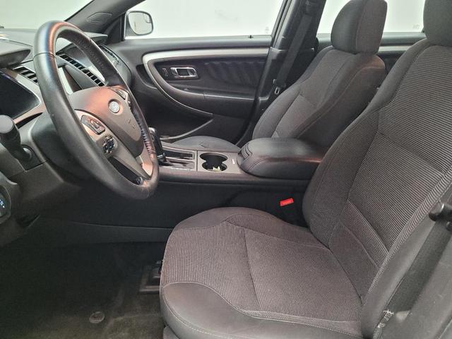 Photo of 2018 White Ford Taurus