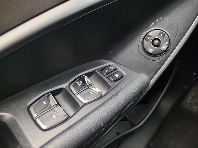 Photo of 2018 Pearl White Hyundai Santa Fe Sport