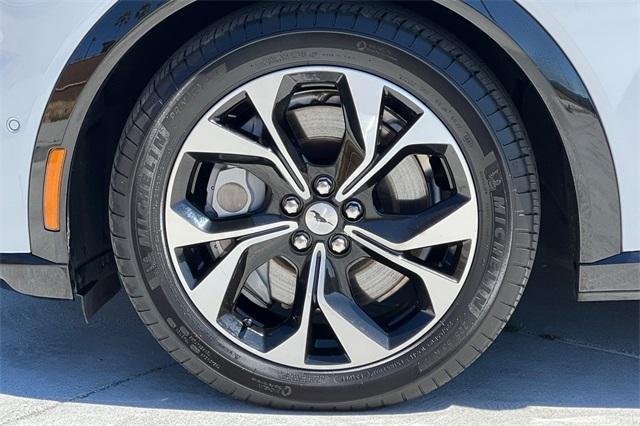 Photo of 2021 White Metallic Ford Mustang Mach-E