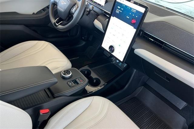 Photo of 2021 White Metallic Ford Mustang Mach-E