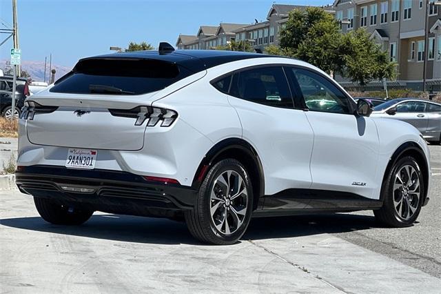 Photo of 2021 White Metallic Ford Mustang Mach-E