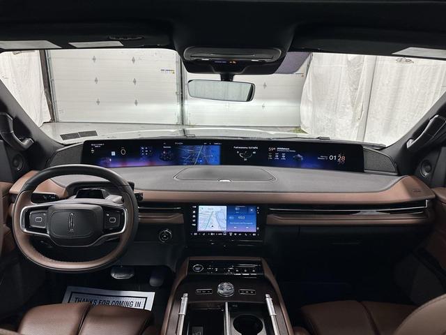 Photo of 2025 Flight Blue Metallic Clearcoat Lincoln Navigator