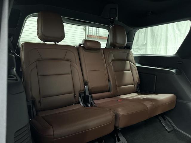 Photo of 2025 Flight Blue Metallic Clearcoat Lincoln Navigator