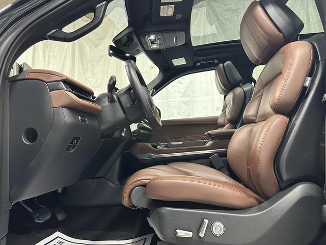 Photo of 2025 Flight Blue Metallic Clearcoat Lincoln Navigator