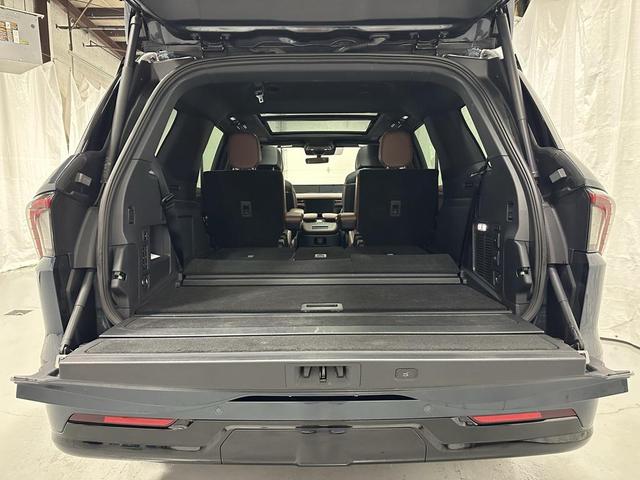 Photo of 2025 Flight Blue Metallic Clearcoat Lincoln Navigator