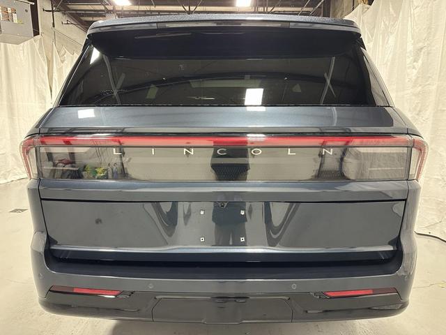 Photo of 2025 Flight Blue Metallic Clearcoat Lincoln Navigator