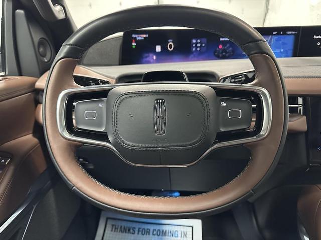 Photo of 2025 Flight Blue Metallic Clearcoat Lincoln Navigator