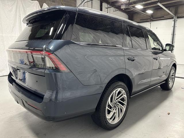 Photo of 2025 Flight Blue Metallic Clearcoat Lincoln Navigator