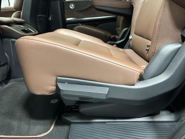 Photo of 2025 Flight Blue Metallic Clearcoat Lincoln Navigator