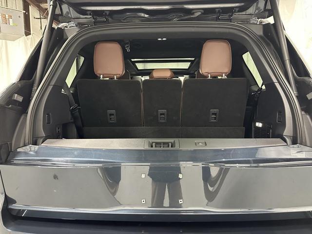 Photo of 2025 Flight Blue Metallic Clearcoat Lincoln Navigator