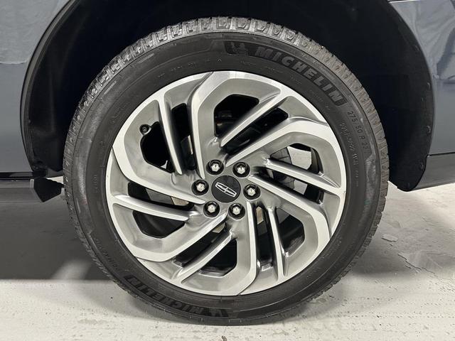 Photo of 2025 Flight Blue Metallic Clearcoat Lincoln Navigator