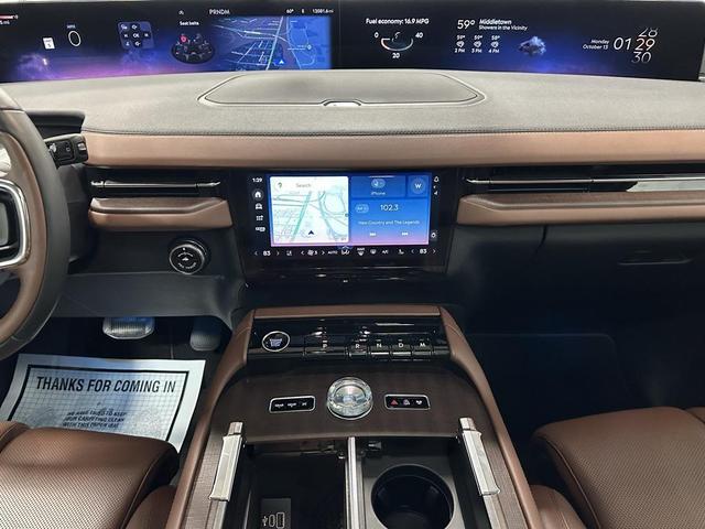 Photo of 2025 Flight Blue Metallic Clearcoat Lincoln Navigator