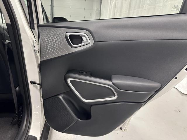 Photo of 2024 Snow White Pearl Kia Soul