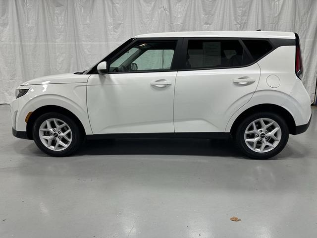 Photo of 2024 Snow White Pearl Kia Soul