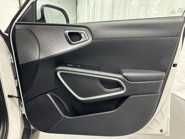 Photo of 2024 Snow White Pearl Kia Soul