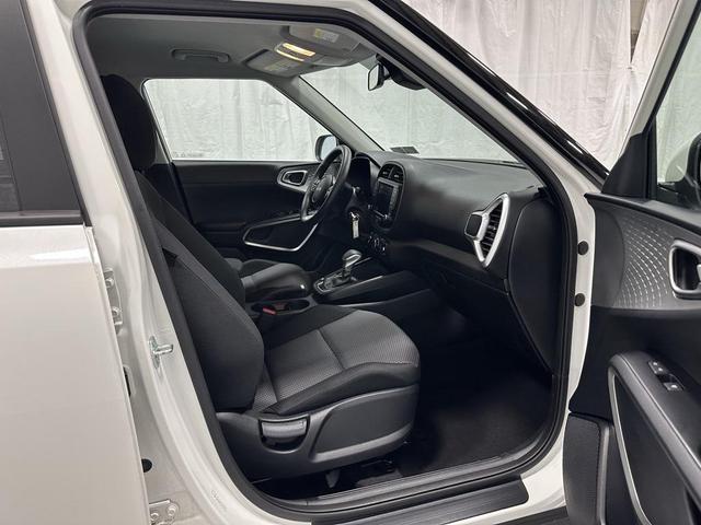 Photo of 2024 Snow White Pearl Kia Soul