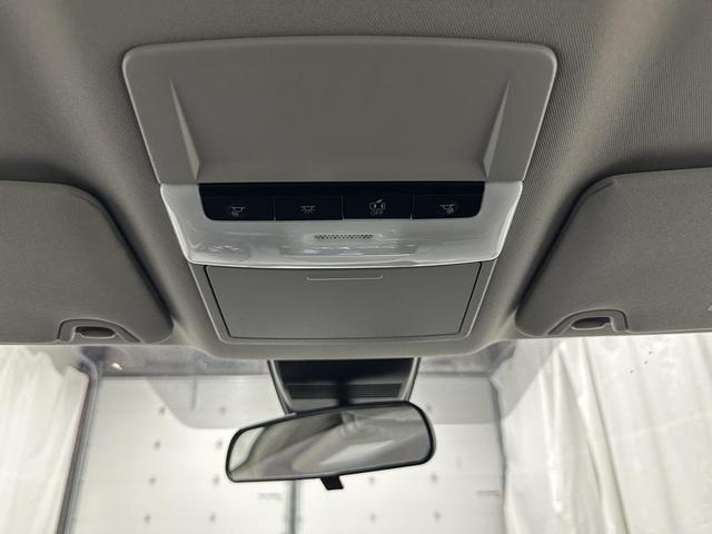 Photo of 2024 Pearl White Tricoat Nissan Altima