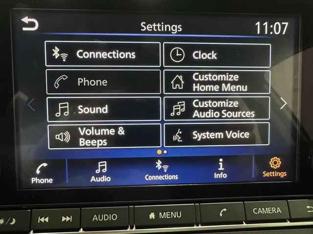 Photo of 2024 Pearl White Tricoat Nissan Altima