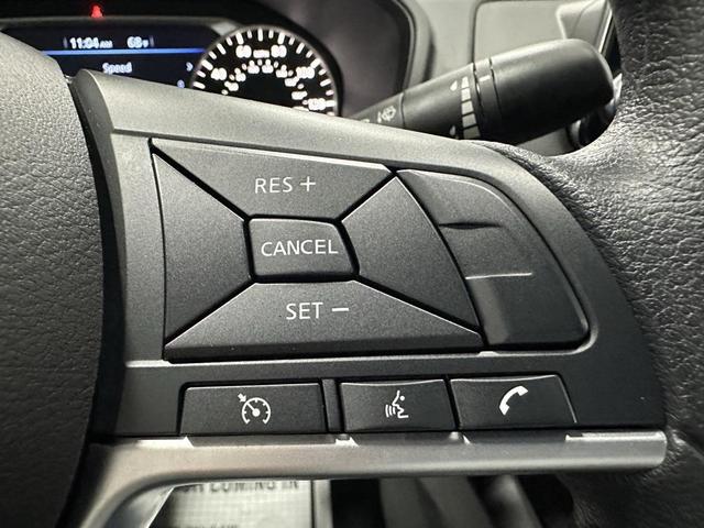 Photo of 2024 Pearl White Tricoat Nissan Altima